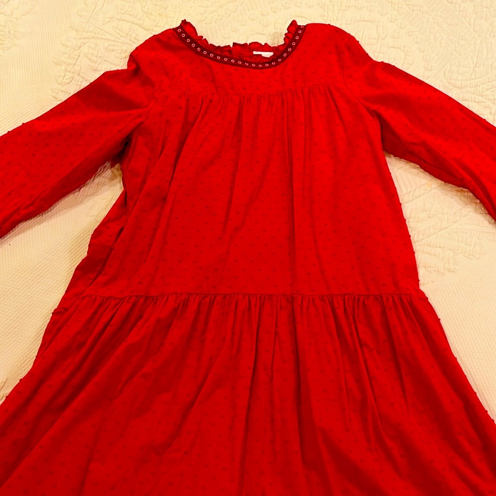Swiss dot dress in vibrant red with a contrasting trim. Hanna Andersson 10.
